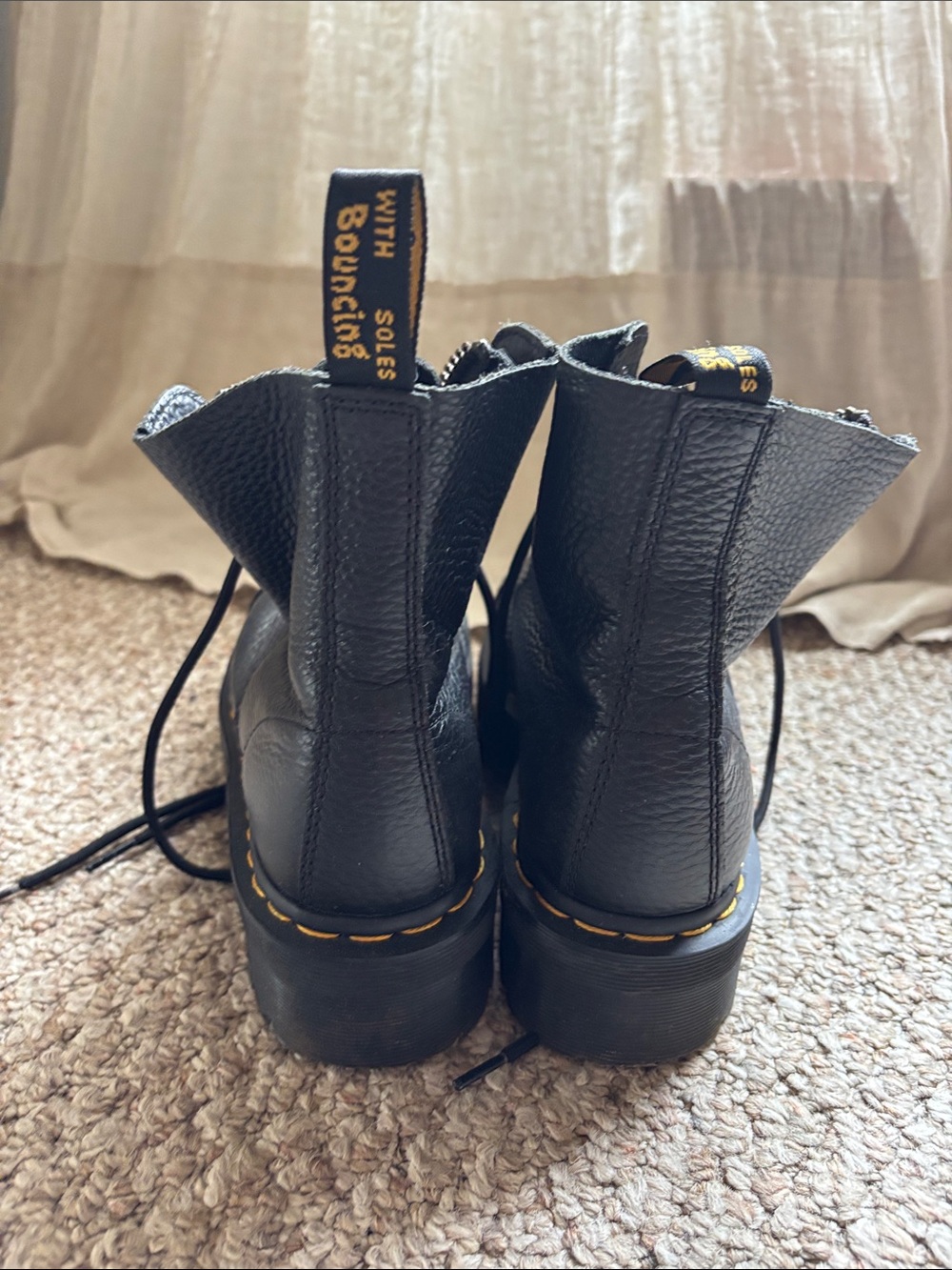 Dr. Martens Platform Sinclair Leather Boots size 39/8 - Picture 4 of 9